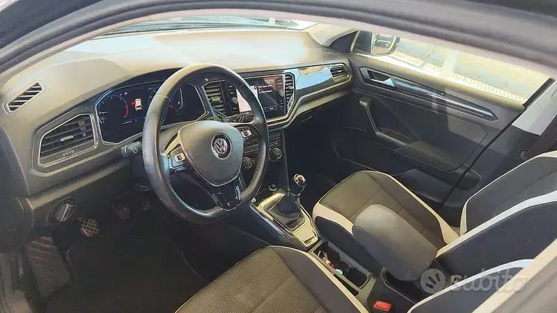 Usata VW T-Roc Advance 116 CV (85 kW) 2019 Grigio SUV