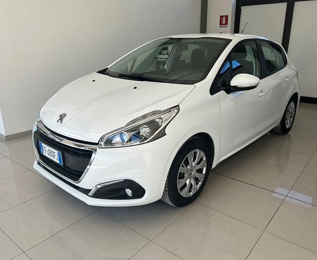 Usata Peugeot 208 Active 68 CV (50 kW) 2016 Bianco Utilitaria