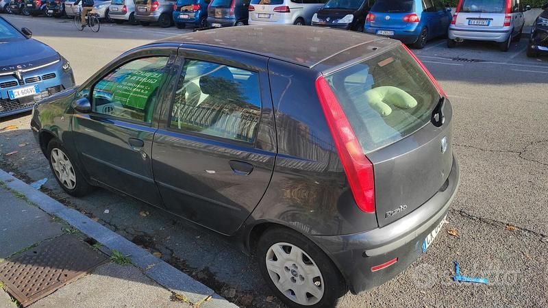 Usata Fiat Punto Dynamic 60 CV (44 kW) 2003 Grigio Utilitaria