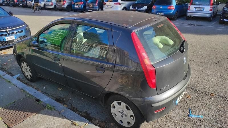 Usata Fiat Punto Dynamic 60 CV (44 kW) 2003 Grigio Utilitaria