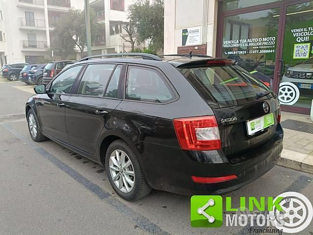 Usata Skoda Octavia Style 150 CV (110 kW) 2016 Nero Station wagon