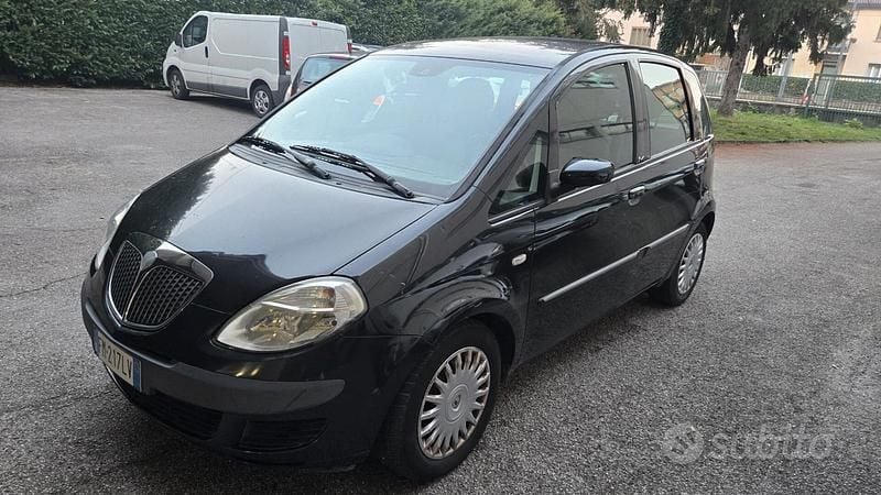 Usata Lancia Musa 95 CV (69 kW) 2006 Nero Monovolume