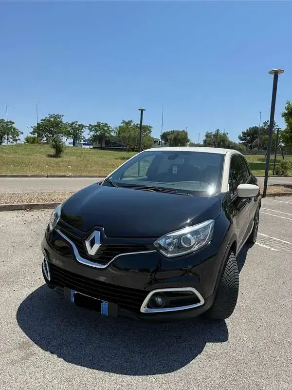 Usata Renault Captur Intens 110 CV (80 kW) 2017 Nero SUV