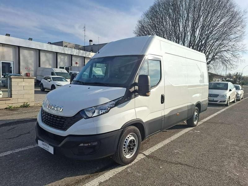 Usata Iveco Daily 136 CV (100 kW) 2021 Bianco Furgone