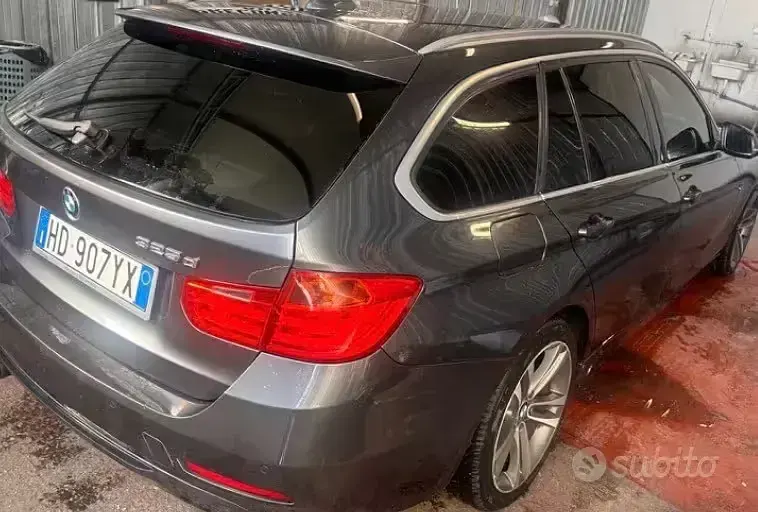 Usata BMW 325 Sport Line 218 CV (160 kW) 2014 Nero Station wagon
