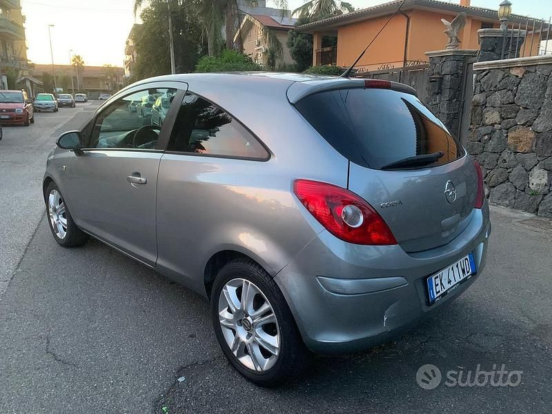 Usata Opel Corsa 80 CV (58 kW) 2012 Utilitaria