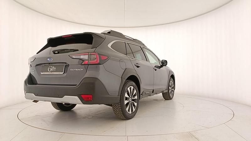 Usata Subaru Outback Premium 169 CV (124 kW) 2024 Grigio Station wagon