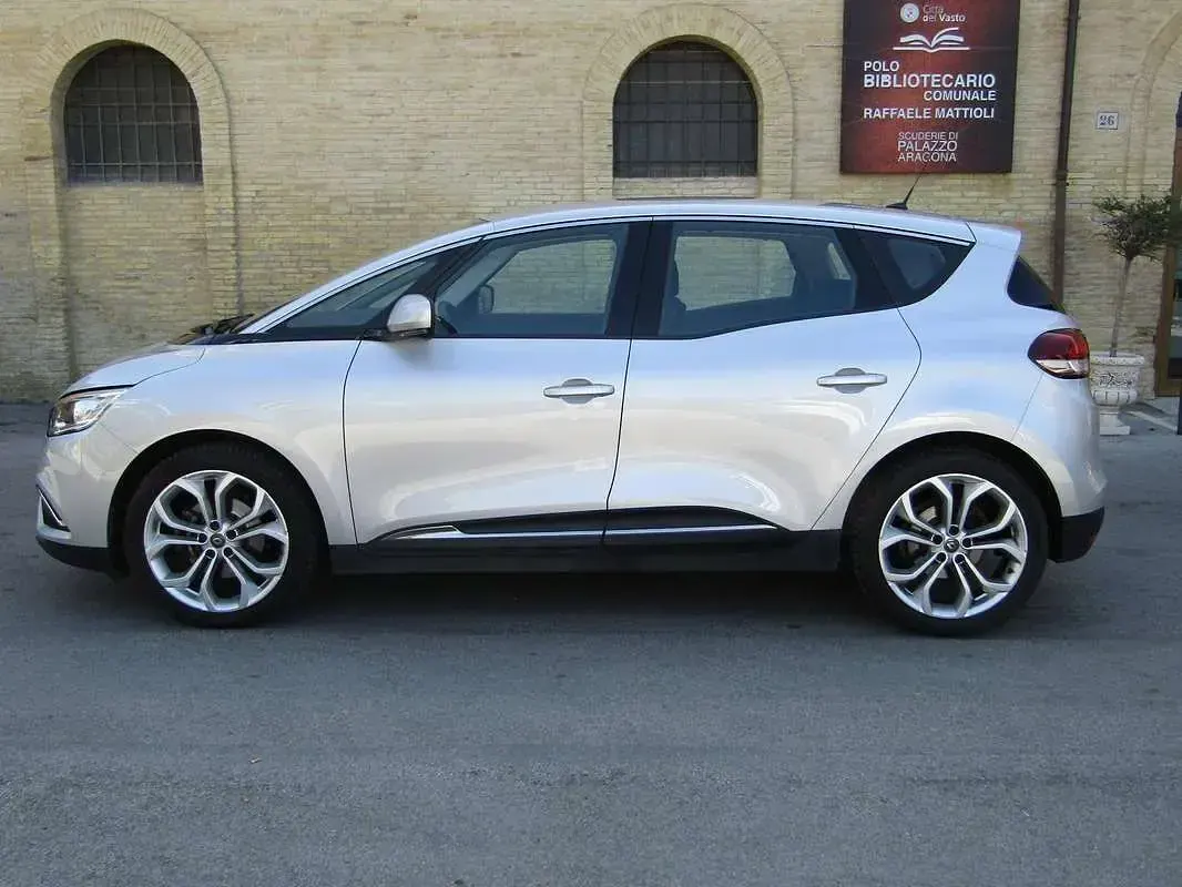 Usata Renault Scenic E-Tech 120 CV (88 kW) 2021 Argento Monovolume