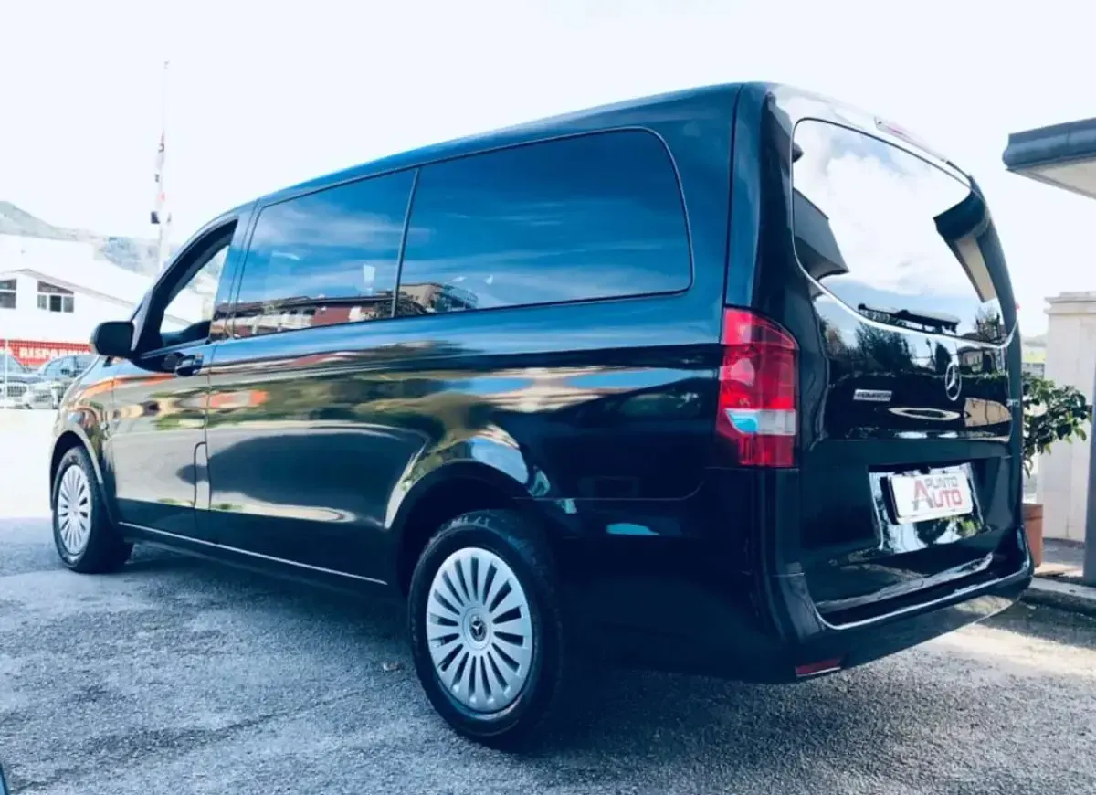 Usata Mercedes Vito 136 CV (100 kW) 2021 Nero Furgone