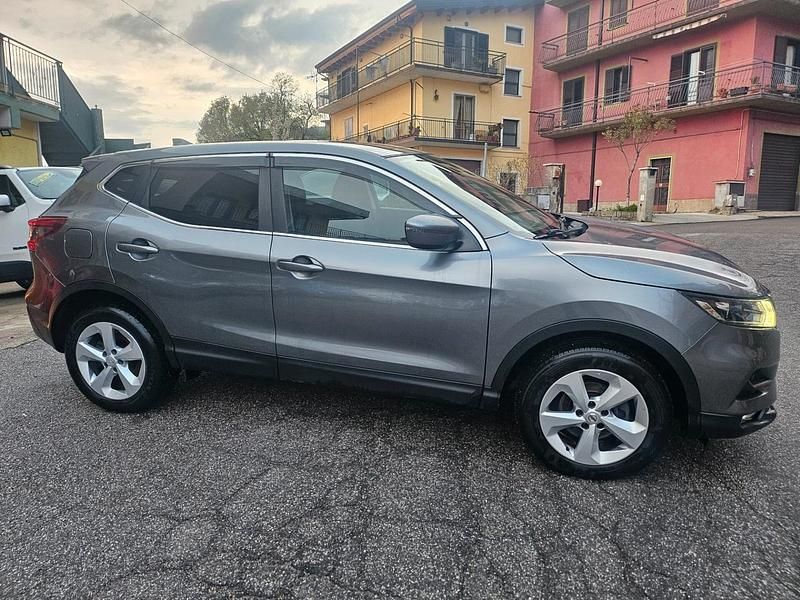 Usata Nissan Qashqai Acenta 110 CV (80 kW) 2017 Argento SUV