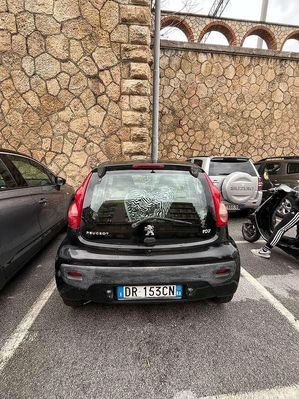 Usata Peugeot 107 68 CV (50 kW) 2008 Nero Utilitaria