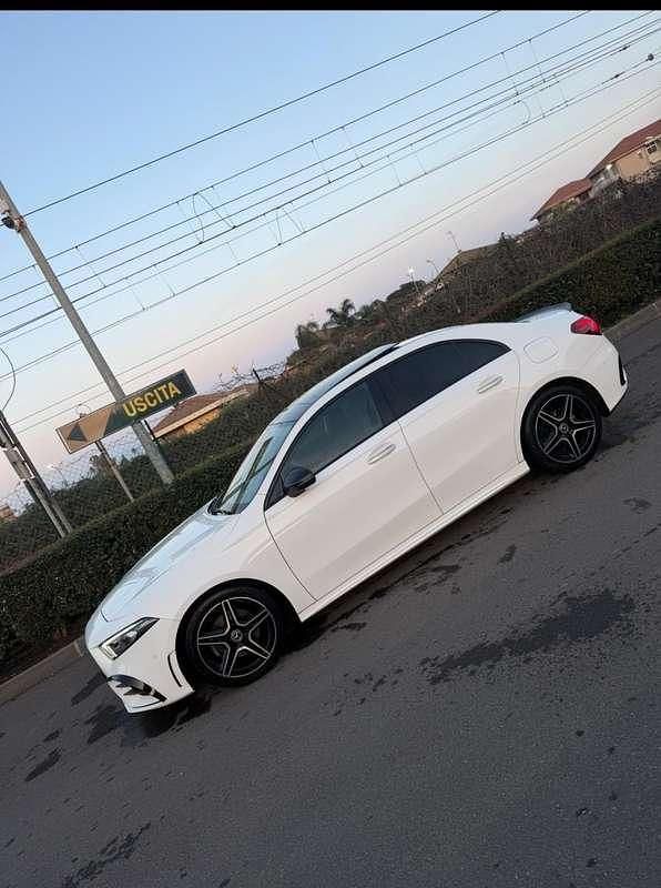Usata Mercedes A180 Premium 116 CV (85 kW) 2019 Berlina