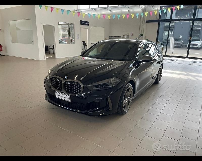 Usata BMW M135 Performance 306 CV (225 kW) 2021 Black sapphire metallizzato Utilitaria