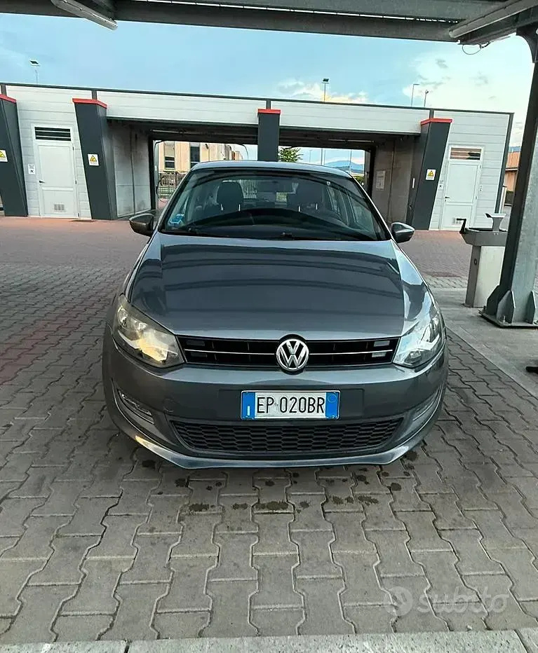 Usata VW Polo 69 CV (50 kW) 2012 Grigio Utilitaria