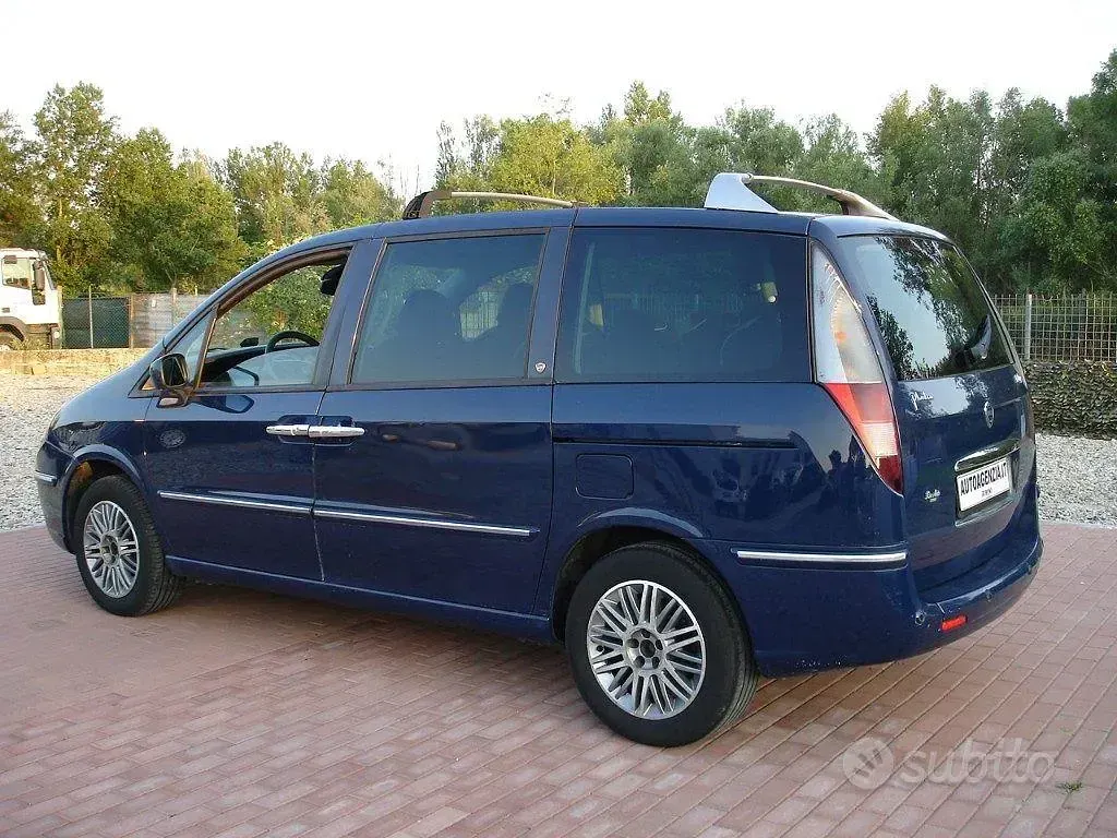 Usata Lancia Phedra 170 CV (125 kW) 2008 Blu Monovolume
