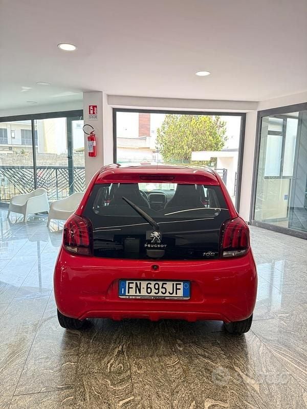 Usata Peugeot 108 Active 69 CV (50 kW) 2018 Rosso Berlina