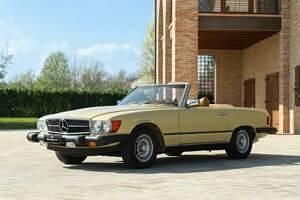 Usata Mercedes SL450 217 CV (159 kW) 1977 Giallo Cabrio