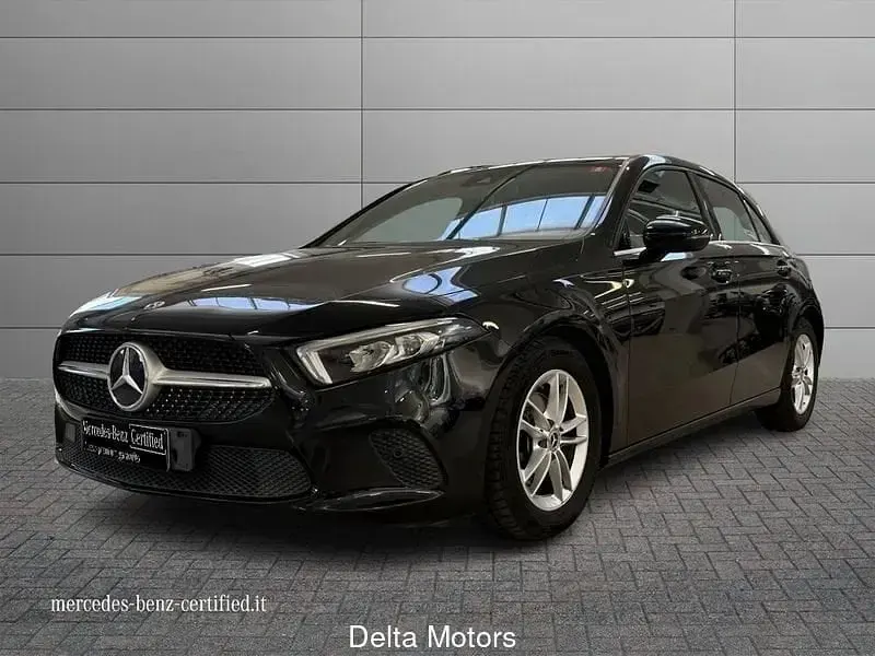 Usata Mercedes A180 Business 116 CV (85 kW) 2019 Utilitaria