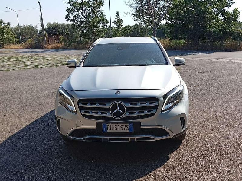Usata Mercedes GLA220 170 CV (125 kW) 2019 Grigio SUV