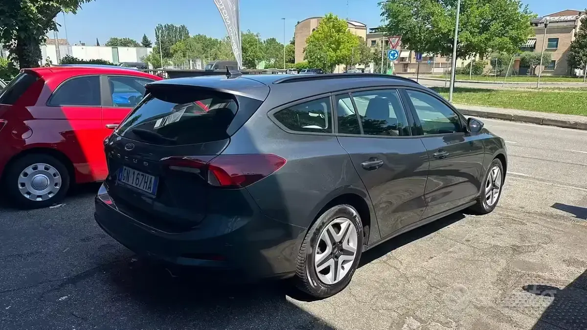 Usata Ford Focus Business Edition 120 CV (88 kW) 2023 Grigio Station wagon