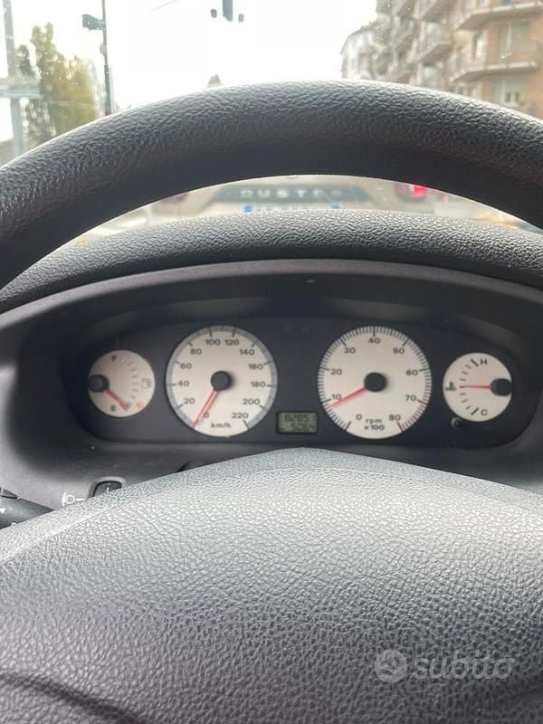 Usata Fiat Bravo 103 CV (75 kW) 2001 Grigio Utilitaria