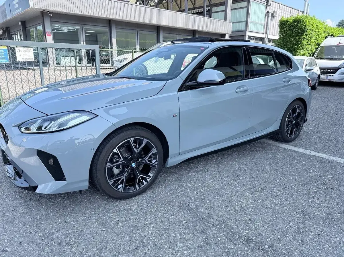 Usata BMW 120 M Sport 170 CV (125 kW) 2025 Marrone Utilitaria
