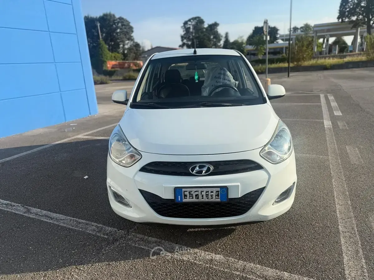 Usata Hyundai i10 80 CV (58 kW) 2013 Bianco Utilitaria