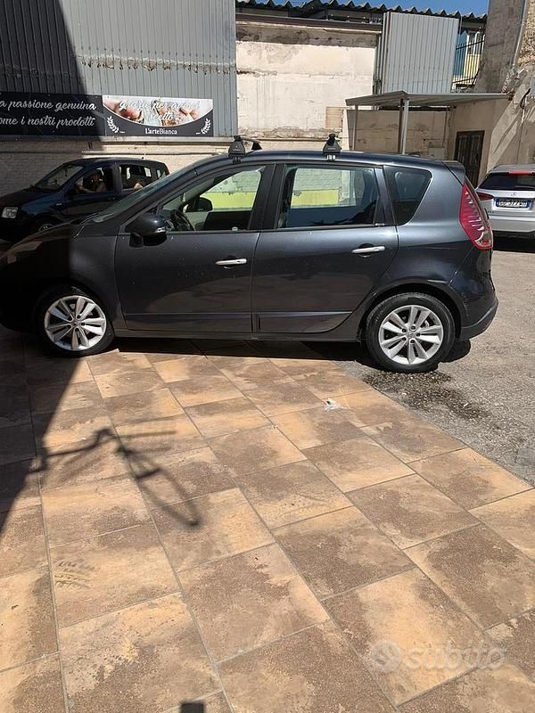 Usata Renault Scénic III XMOD 2010 Grigio Monovolume