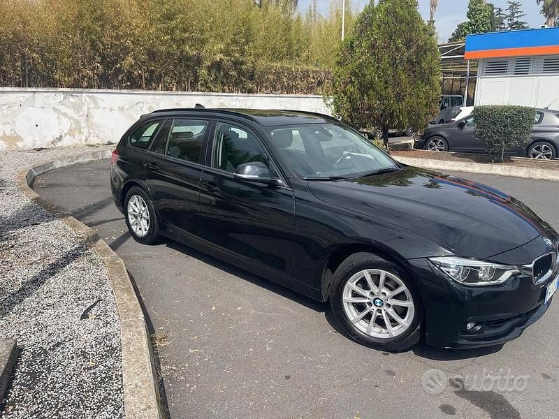 Usata BMW 318 150 CV (110 kW) 2019 Nero Station wagon