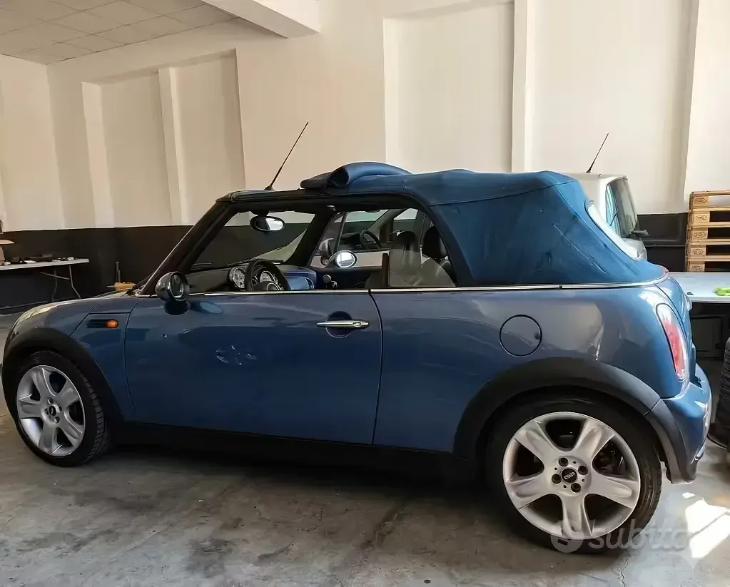 Usata Mini Cooper Cabriolet 116 CV (85 kW) 2004 Bluazzurro Cabrio