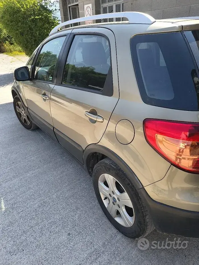 Usata Fiat Sedici 120 CV (88 kW) 2007 Verde SUV
