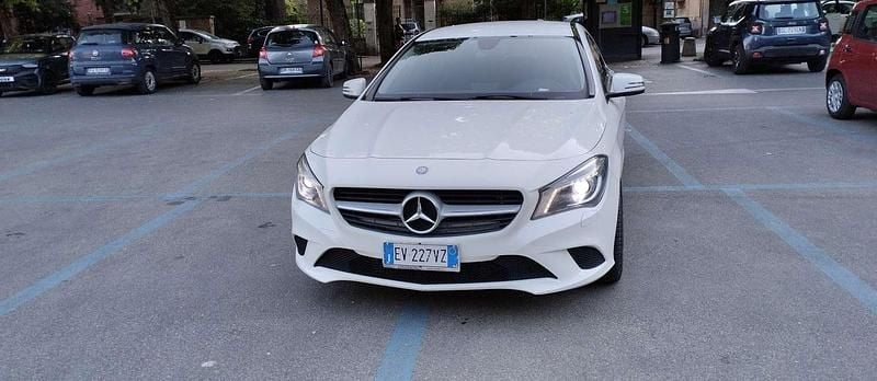 Occasion Mercedes CLA180 Premium 109 ch (80 kW) 2014 Beige Berline