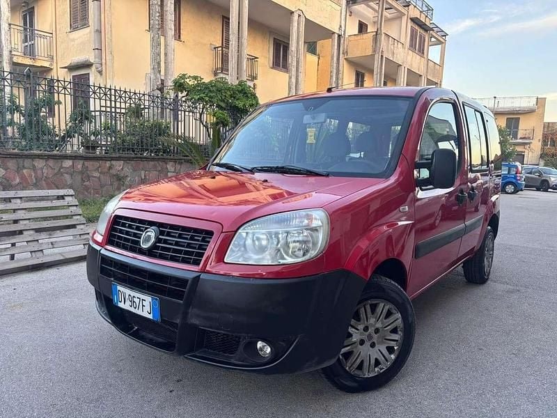 Rosso Usata 2009 Fiat Doblò Active Monovolume | 1990 € (Ottimo prezzo) - Immagine 1/4