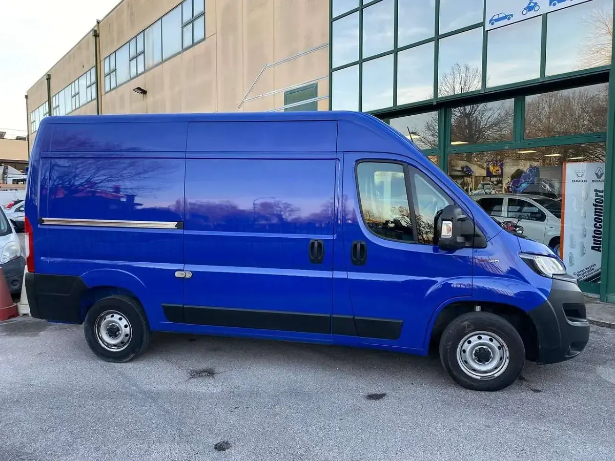 Occasion Fiat Ducato 33 120 ch (88 kW) 2021 Bleue Van