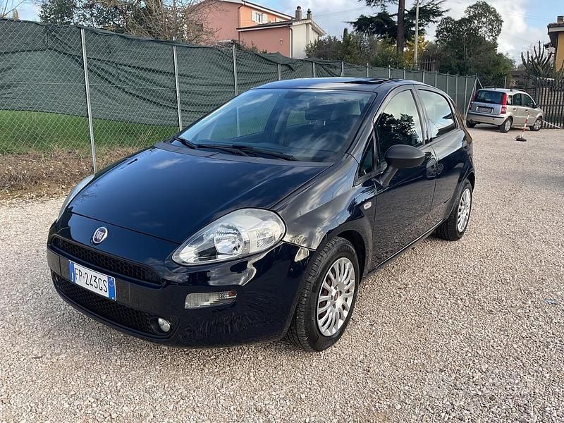 Usata Fiat Punto Easy 95 CV (69 kW) 2018 Blu Utilitaria