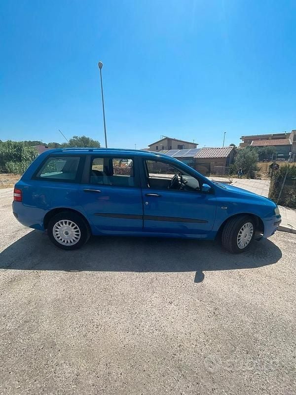 Usata 2005 Fiat Stilo Wagon Station wagon | 800 € (Buon prezzo) - Immagine 1/4