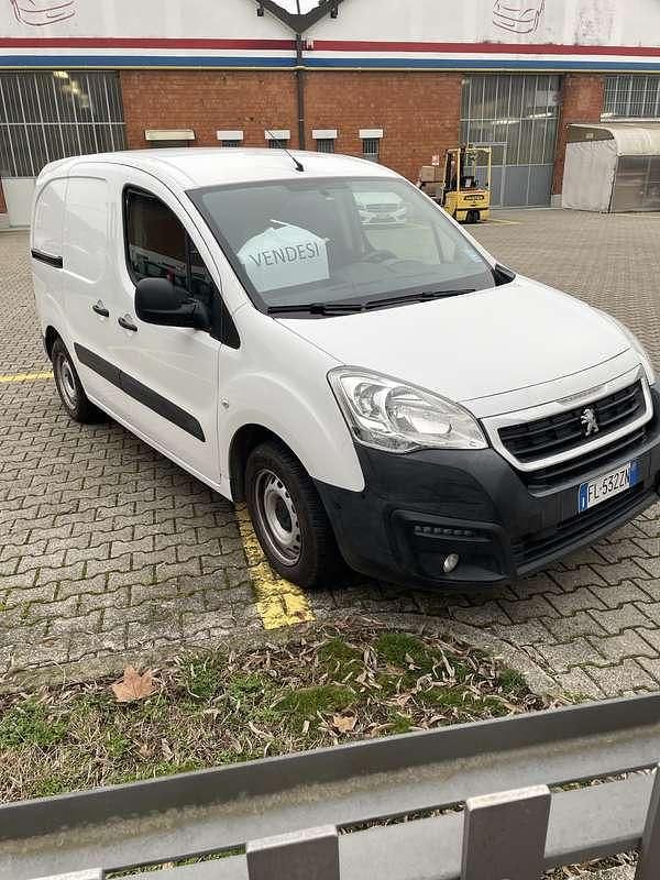 Usata Peugeot TePee Active 75 CV (55 kW) 2017 Station wagon