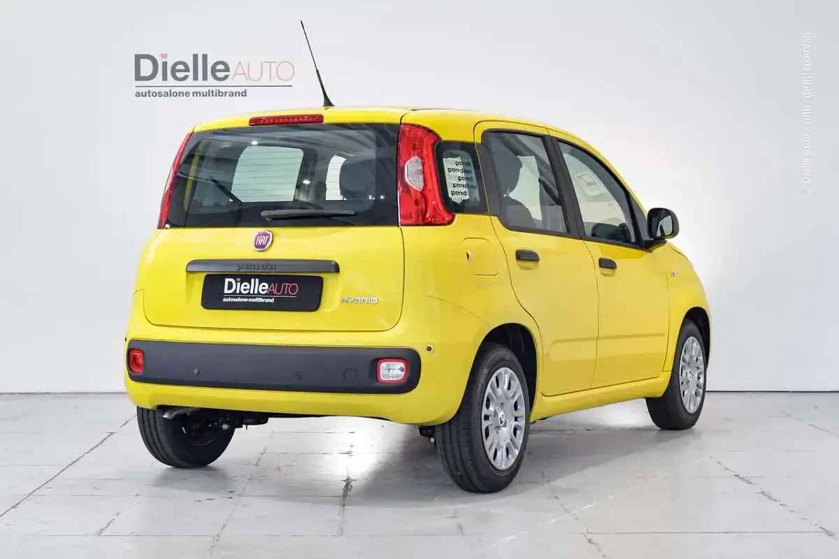 Nuova Fiat Panda Icon 65 CV (47 kW) 2026 Giallo pastello Utilitaria
