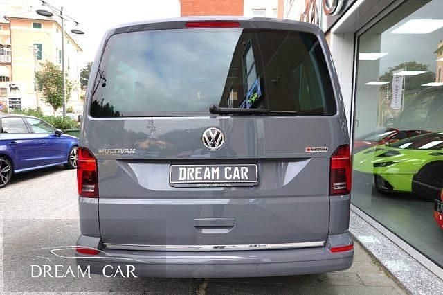 Usata VW Multivan Generation Six 150 CV (110 kW) 2022 Grigio Monovolume
