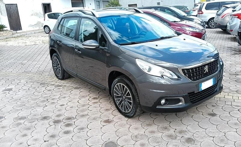 Usata Peugeot 2008 GT-line 99 CV (72 kW) 2016 Grigio SUV