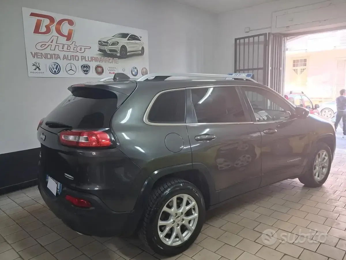 Usata Jeep Cherokee 170 CV (125 kW) 2015 Grigio SUV