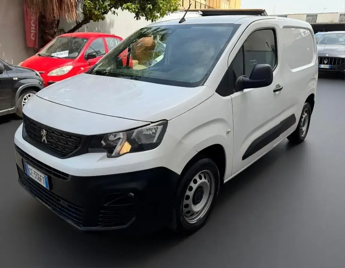 Occasion Peugeot Partner Premium 131 ch (96 kW) 2021 Blanc Monospace