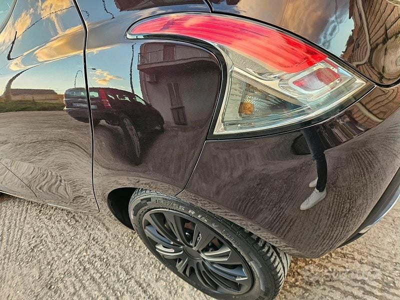 Usata Lancia Ypsilon Platinum 69 CV (50 kW) 2014 Utilitaria