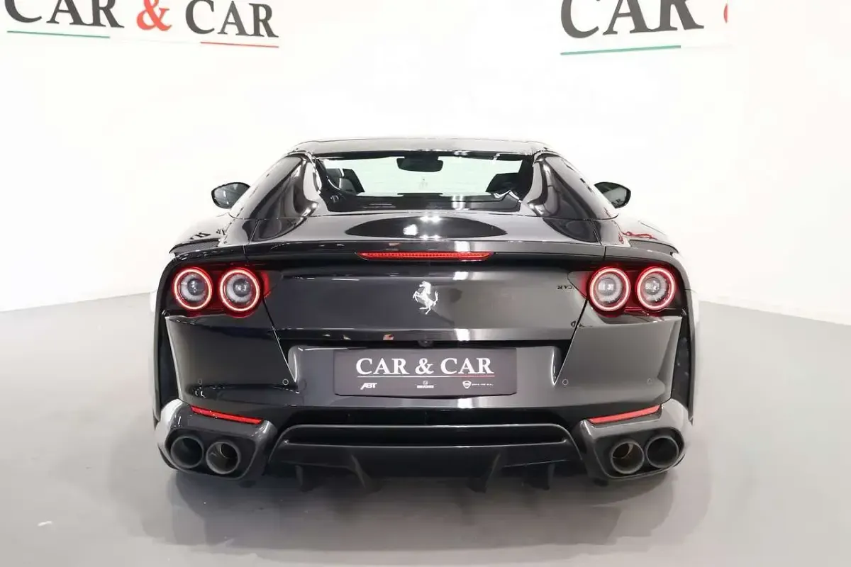 Usata Ferrari 812 799 CV (587 kW) 2023 Nero Cabrio