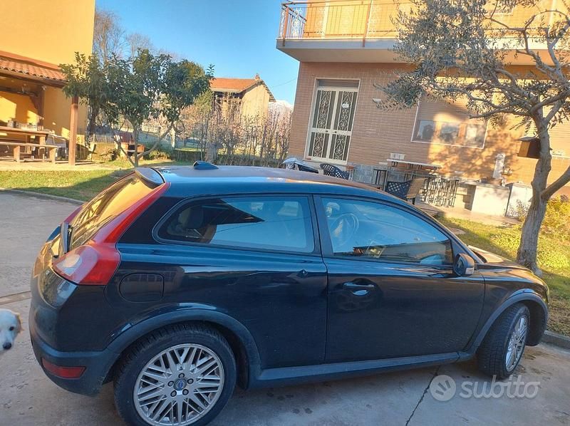 Usata Volvo C30 109 CV (80 kW) 2007 Nero Utilitaria