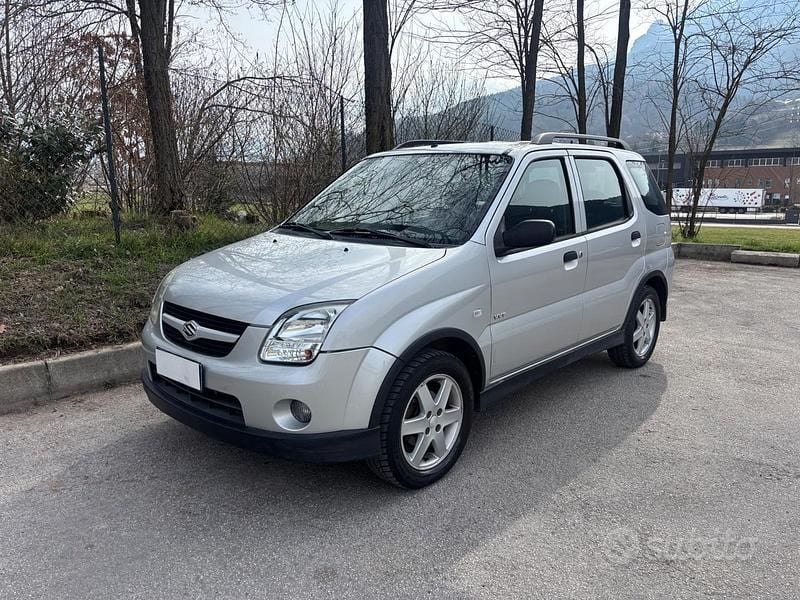Usata Suzuki Ignis 99 CV (72 kW) 2004 Grigio Utilitaria