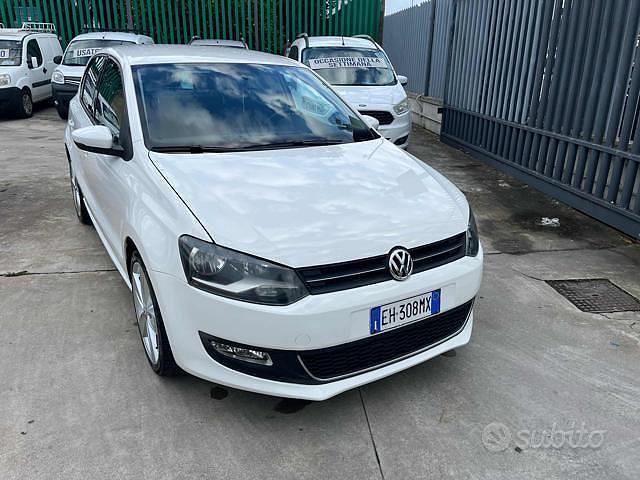 Usata VW Polo Highline 105 CV (77 kW) 2011 Bianco pastello Berlina