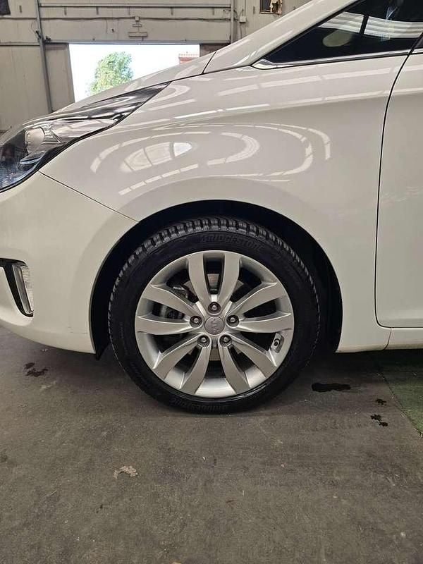 Usata Kia Carens 116 CV (85 kW) 2015 Bianco Monovolume