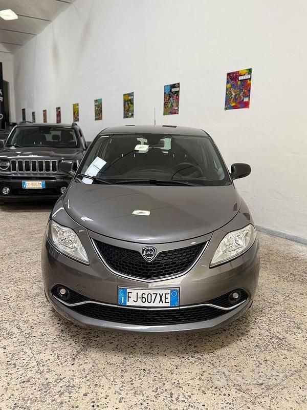 Usata Lancia Ypsilon S 95 CV (69 kW) 2017 Grigio Utilitaria
