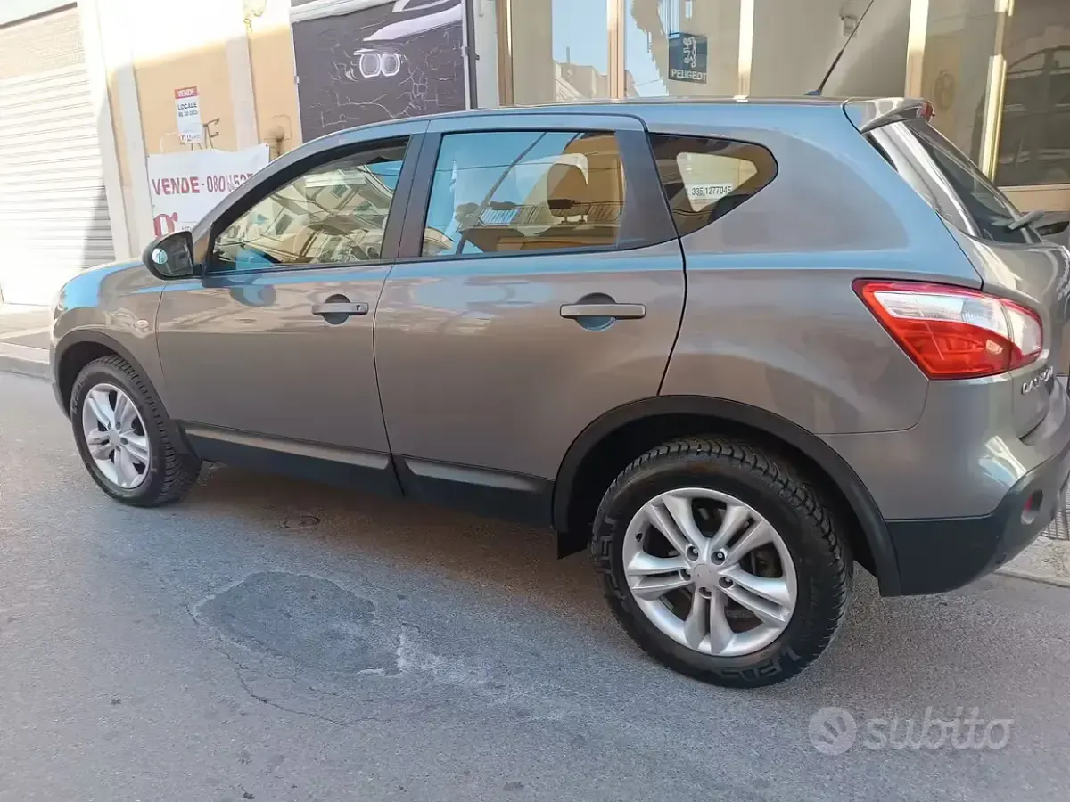 Usata Nissan Qashqai Acenta 110 CV (80 kW) 2013 Grigio SUV
